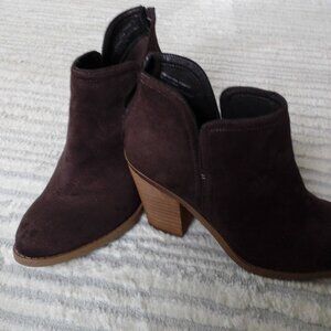 BRAND NEW JOIE BOOTS BROWN SUEDE SIZE 7.5 BACK ZIP